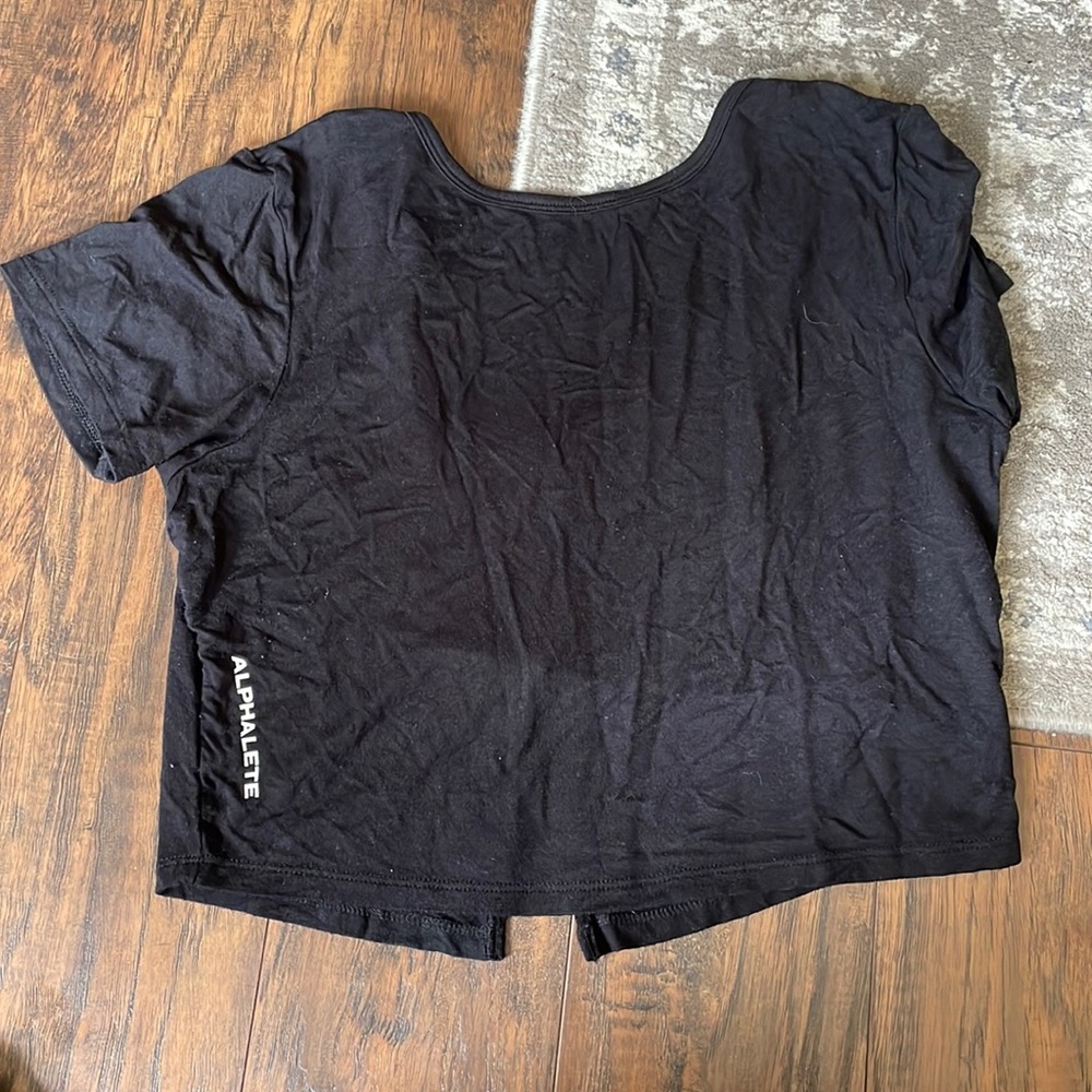 Cropped workout shirt